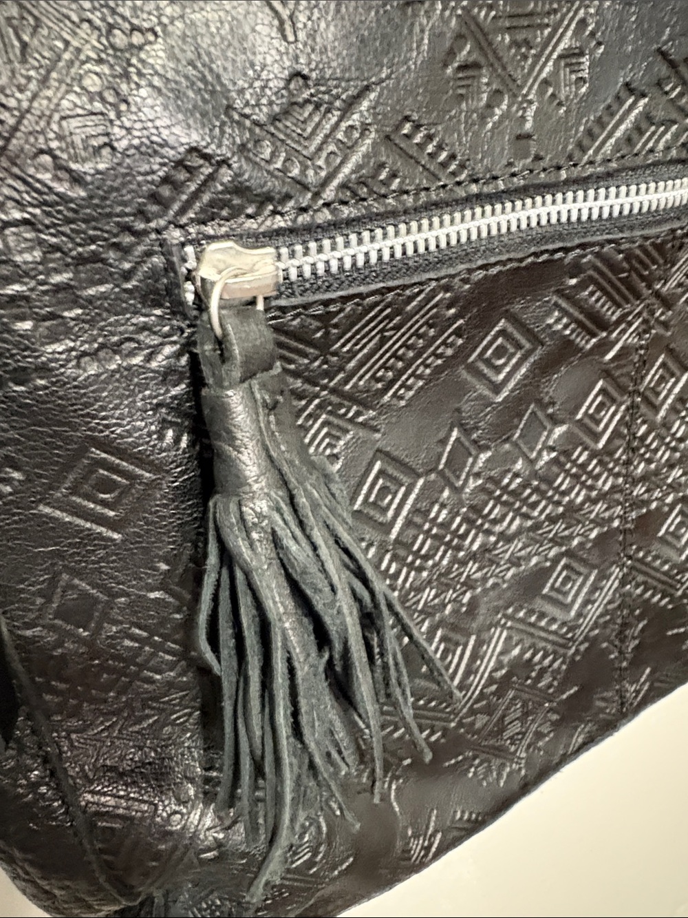 DAY MOOD Carla Black Crossbody Shoulder Bag - Sleek Everyday Carry